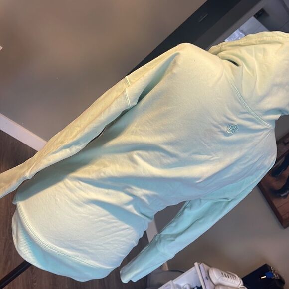 Lululemon size 2 Sweater - Picture 2 of 3